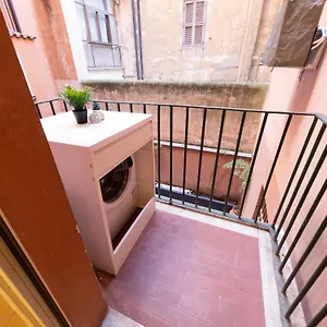 https://the-best-rent-stylish-apartment-in-rome-downtown.it-romehotels.com