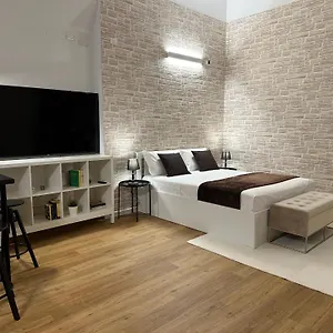 No Name Prestige Appartement